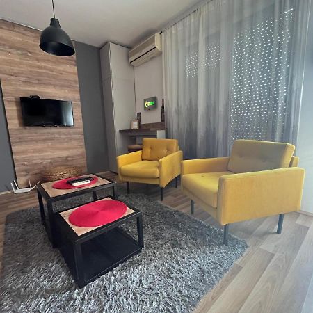 Bubinga Lägenhet Kruševac Exteriör bild